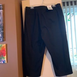 Sag Harbor Black crop pants, size 16p